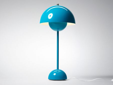 VP3 FlowerPot Tischlampe (table lamp) blau by Verner Panton, © &tradition, Dänemark