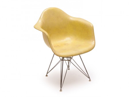 Armsessel DAR (Plastic armchair) in gelb, © Foto: Vitra GmbH