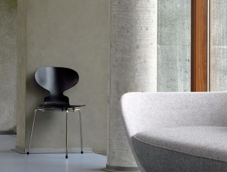 The ANS™ (Die Ameise™), 3-Bein, formgepresstes Holzfunier von Arne Jacobsen - © Republic of Fritz Hansen