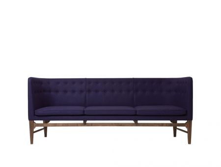 AJ5 "Mayor Sofa", Stoffbezug purple, von Arne Jacobsen und Flemming Lassen, © &tradition, Kopenhagen