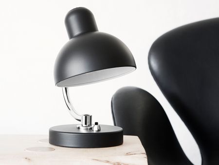 KAISER idell (6722-T Kleine Tischleuchte), Designer Christian Dell - © Republic of Fritz Hansen